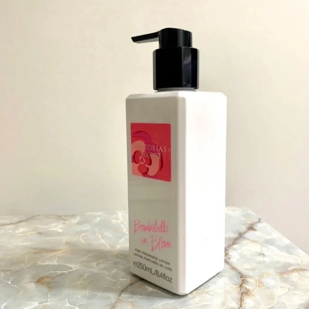 Victoria's Secret Bombshells in Bloom Lotion NEW - Picture 4 of 4